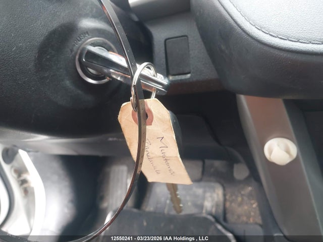 2T3ZFREV5JW482721 Toyota RAV4 LE