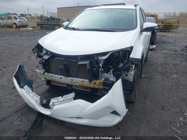 2T3ZFREV5JW482721 Toyota RAV4 LE