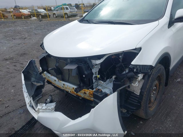 2T3ZFREV5JW482721 Toyota RAV4 LE