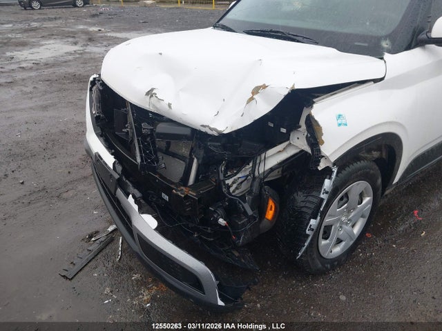 2022 Hyundai Venue Essential Auto Ivt მანქანა იყიდება აუქციონზე, vin: KMHRB8A39NU191129, აუქციონის ნომერი: 12550263