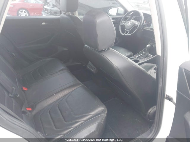 3VWG57BU2KM158152 Volkswagen Jetta 1.4 Tsi Execline