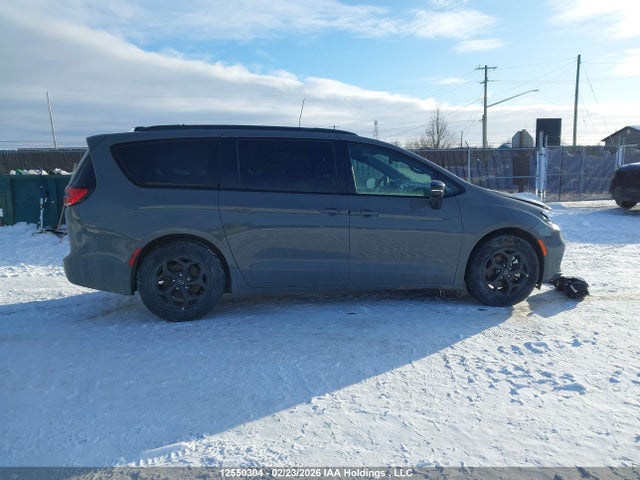Chrysler Pacifica Limited 2025 2C4RC1GG0SR602736 Image 14