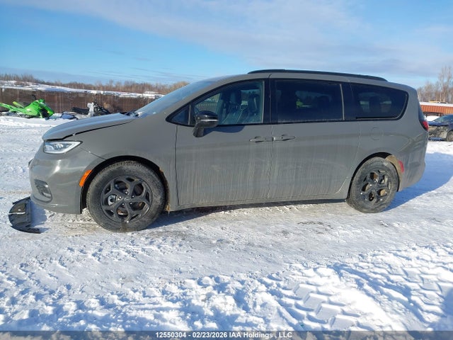Chrysler Pacifica Limited 2025 2C4RC1GG0SR602736 Image 15