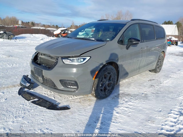 Chrysler Pacifica Limited 2025 2C4RC1GG0SR602736 Image 2