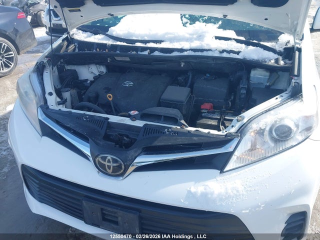 5TDKZ3DC4KS003231 Toyota SIENNA LE