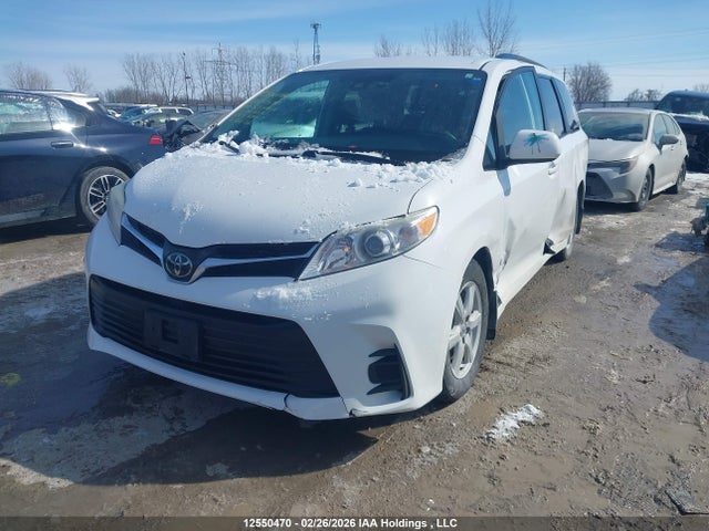 5TDKZ3DC4KS003231 Toyota SIENNA LE