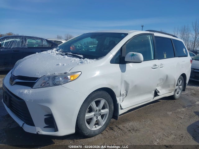 5TDKZ3DC4KS003231 Toyota SIENNA LE