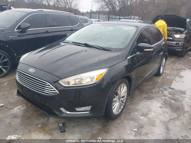 Ford Focus Titanium 2015 1FADP3J24FL245377 Image 2