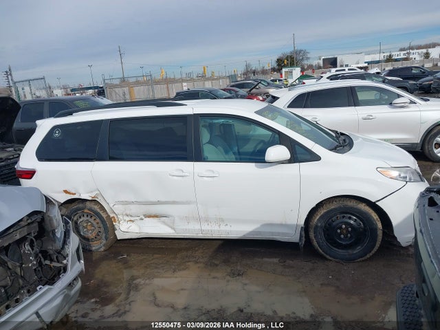 2016 Toyota Sienna Le მანქანა იყიდება აუქციონზე, vin: 5TDKK3DC6GS726154, აუქციონის ნომერი: 12550475