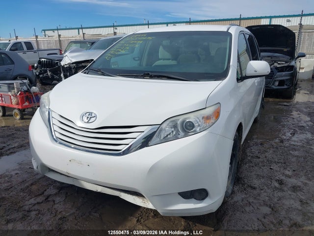 2016 Toyota Sienna Le მანქანა იყიდება აუქციონზე, vin: 5TDKK3DC6GS726154, აუქციონის ნომერი: 12550475