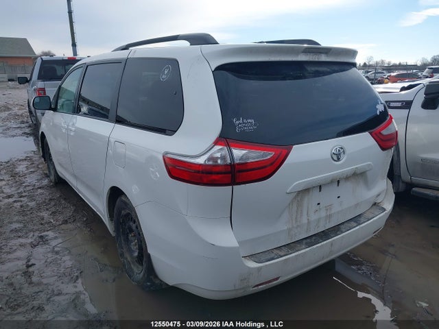 2016 Toyota Sienna Le მანქანა იყიდება აუქციონზე, vin: 5TDKK3DC6GS726154, აუქციონის ნომერი: 12550475