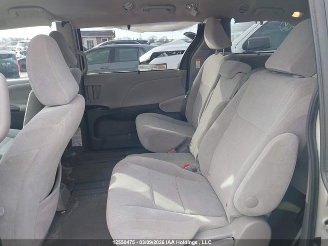 2016 Toyota Sienna Le მანქანა იყიდება აუქციონზე, vin: 5TDKK3DC6GS726154, აუქციონის ნომერი: 12550475