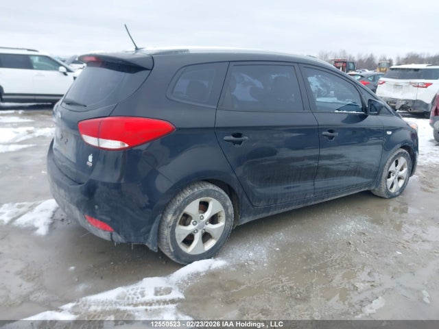 KNAHT8A3XE7015859 KIA Rondo Lx