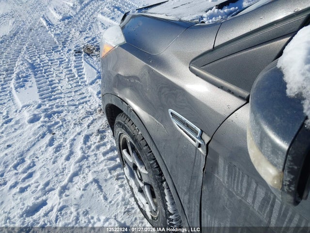 1FMCU9J9XEUA73021 Ford Escape Titanium