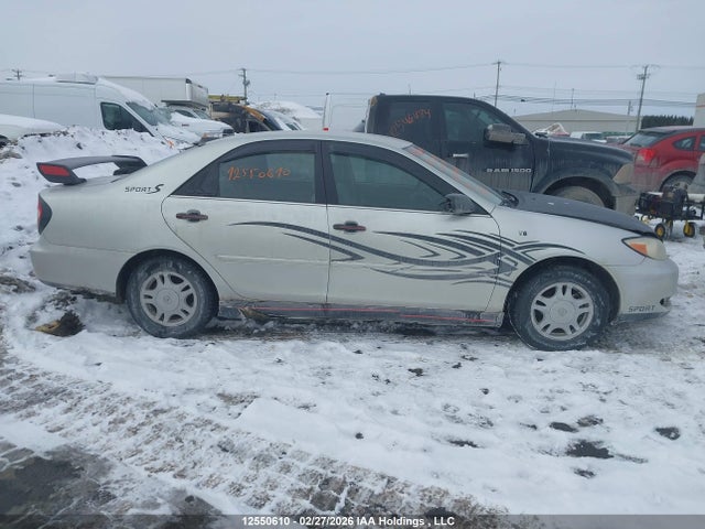 12550610 :رقم المزاد ، JTDBF32KX20051516 vin ، 2002 Toyota Camry Le/xle/se مزاد بيع