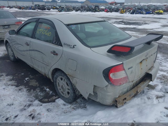 12550610 :رقم المزاد ، JTDBF32KX20051516 vin ، 2002 Toyota Camry Le/xle/se مزاد بيع