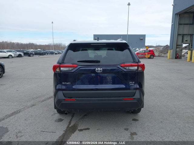 2T3R1RFV1MW239585 Toyota Rav4 Xle
