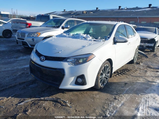 Toyota Corolla S 2014 2T1BURHEXEC012235 Image 2