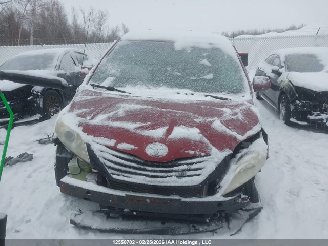 2014 Toyota Sienna 7 Passenger მანქანა იყიდება აუქციონზე, vin: 5TDZK3DC7ES492019, აუქციონის ნომერი: 12550702