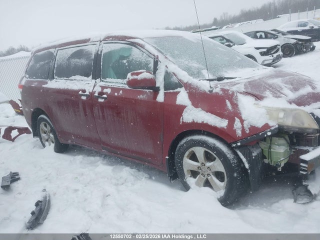 2014 Toyota Sienna 7 Passenger მანქანა იყიდება აუქციონზე, vin: 5TDZK3DC7ES492019, აუქციონის ნომერი: 12550702