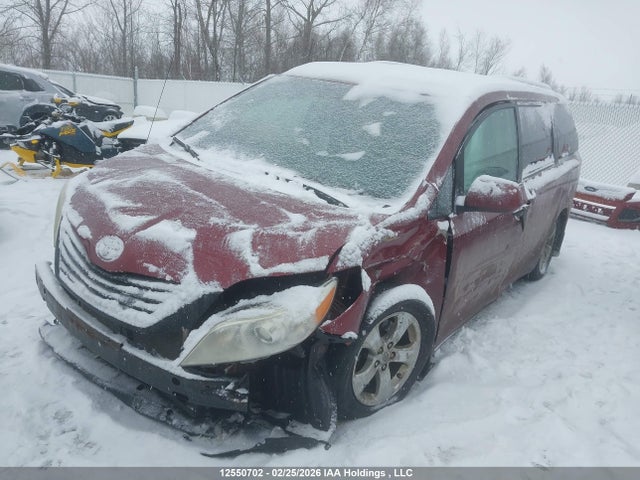 2014 Toyota Sienna 7 Passenger მანქანა იყიდება აუქციონზე, vin: 5TDZK3DC7ES492019, აუქციონის ნომერი: 12550702