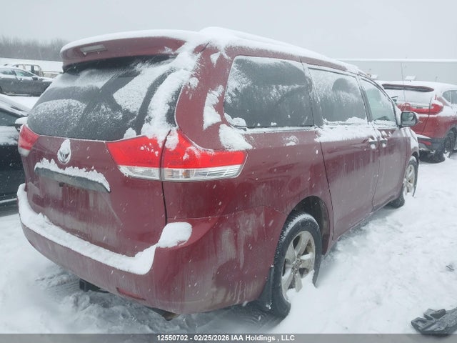 2014 Toyota Sienna 7 Passenger მანქანა იყიდება აუქციონზე, vin: 5TDZK3DC7ES492019, აუქციონის ნომერი: 12550702