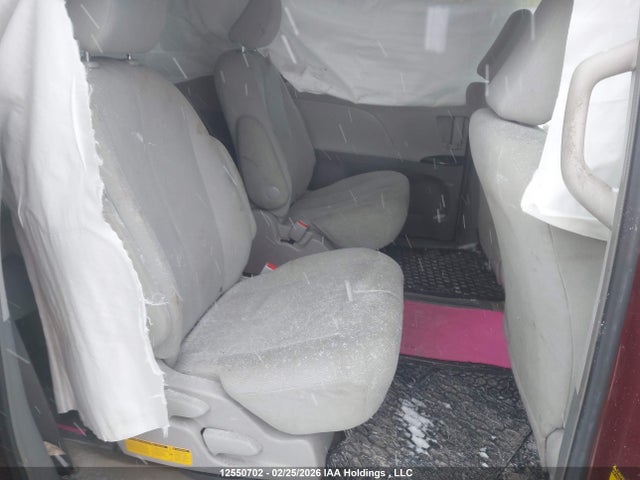 2014 Toyota Sienna 7 Passenger მანქანა იყიდება აუქციონზე, vin: 5TDZK3DC7ES492019, აუქციონის ნომერი: 12550702
