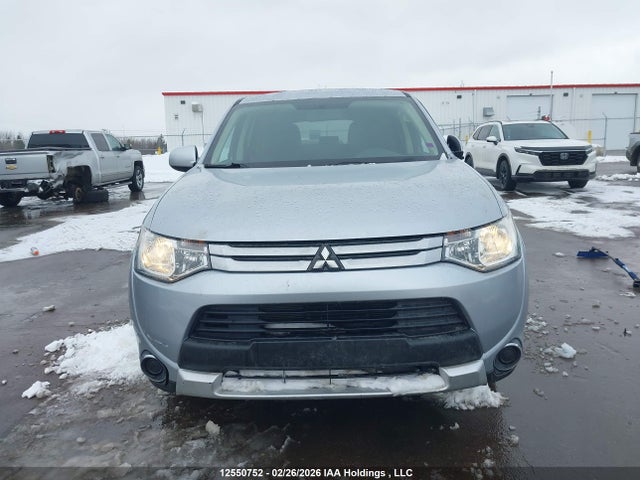 Продаж на аукціоні авто 2015 Mitsubishi Outlander Es, vin: JA4AZ2A32FZ600967, номер лоту: 12550752