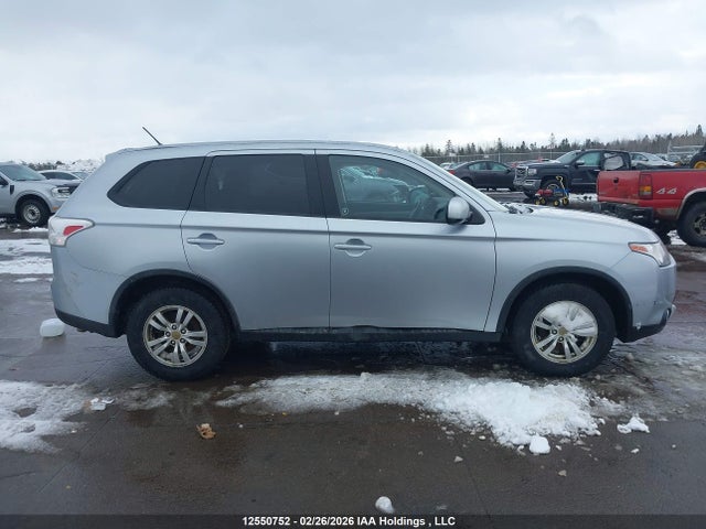 Продаж на аукціоні авто 2015 Mitsubishi Outlander Es, vin: JA4AZ2A32FZ600967, номер лоту: 12550752
