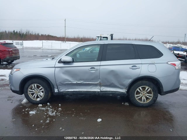 Продаж на аукціоні авто 2015 Mitsubishi Outlander Es, vin: JA4AZ2A32FZ600967, номер лоту: 12550752