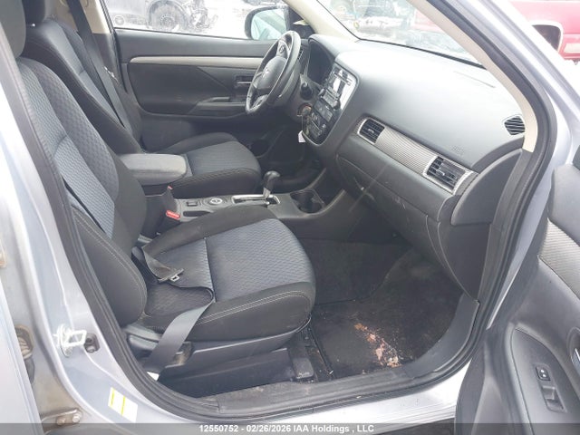 Продаж на аукціоні авто 2015 Mitsubishi Outlander Es, vin: JA4AZ2A32FZ600967, номер лоту: 12550752