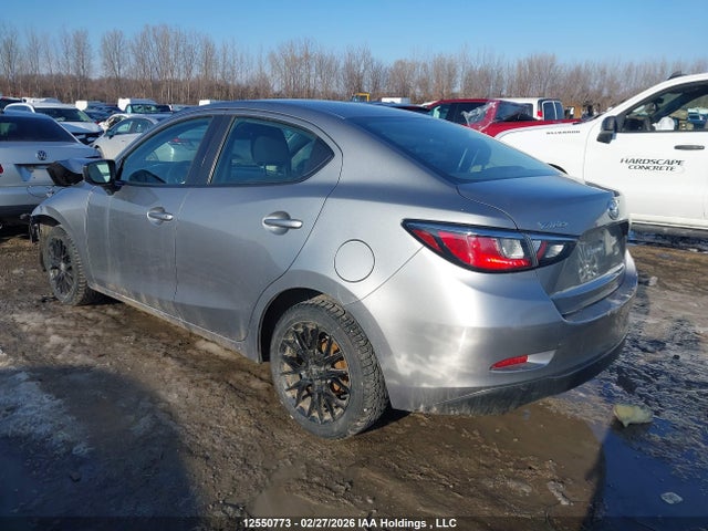 3MYDLBYV7GY101378 Toyota Yaris Premium