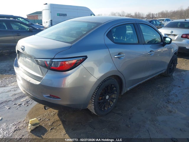 3MYDLBYV7GY101378 Toyota Yaris Premium