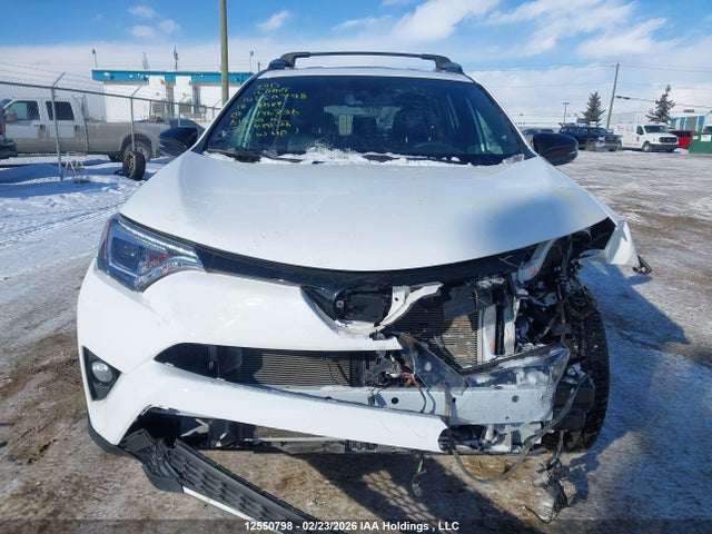 Toyota RAV4 SE 2018 2T3JFREV6JW746736 Image 13