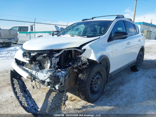 Toyota RAV4 SE 2018 2T3JFREV6JW746736 Image 2