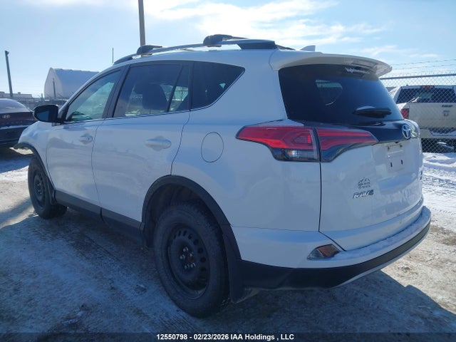 Toyota RAV4 SE 2018 2T3JFREV6JW746736 Image 3