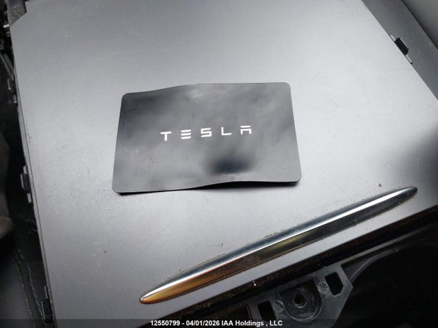 7SAYGDEE6NF571966 Tesla Model Y