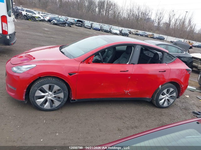 7SAYGDEE6NF571966 Tesla Model Y