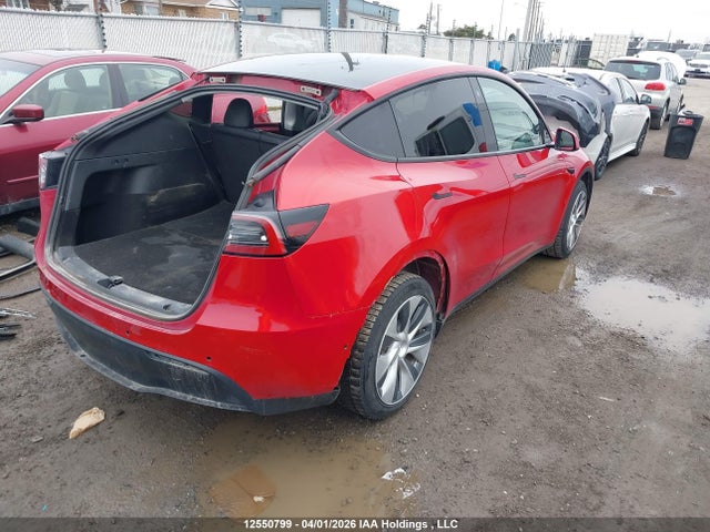 7SAYGDEE6NF571966 Tesla Model Y