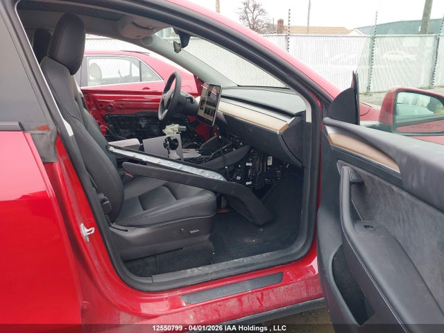 7SAYGDEE6NF571966 Tesla Model Y