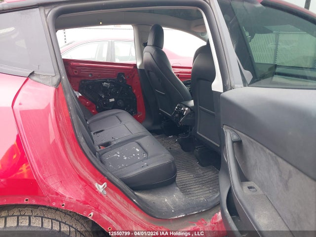 7SAYGDEE6NF571966 Tesla Model Y