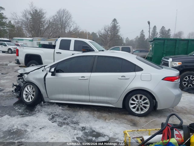 12550832 :رقم المزاد ، 5YFBPRBEXLP033891 vin ، 2020 Toyota Corolla Le مزاد بيع