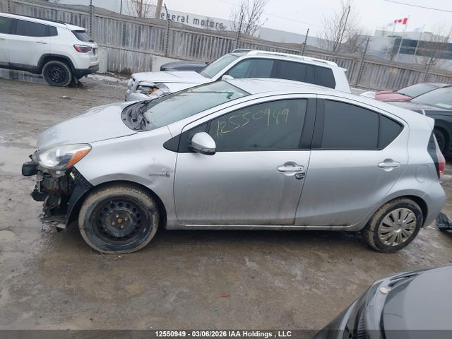 2015 Toyota Prius C Technology მანქანა იყიდება აუქციონზე, vin: JTDKDTB31F1584675, აუქციონის ნომერი: 12550949