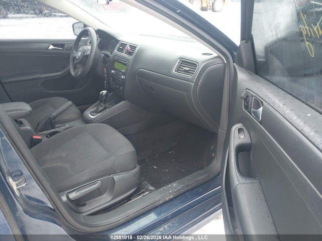 Продажа на аукционе авто 2013 Volkswagen Jetta 2.0l Trendline/2.0l Trendline+, vin: 3VW2K7AJ5DM260736, номер лота: 12551018