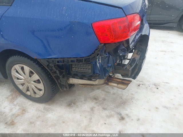 Продажа на аукционе авто 2013 Volkswagen Jetta 2.0l Trendline/2.0l Trendline+, vin: 3VW2K7AJ5DM260736, номер лота: 12551018