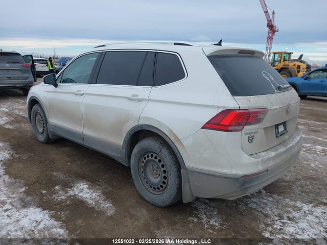 12551022 :رقم المزاد ، 3VV4B7AX1JM202040 vin ، 2018 Volkswagen Tiguan Sel Premium مزاد بيع