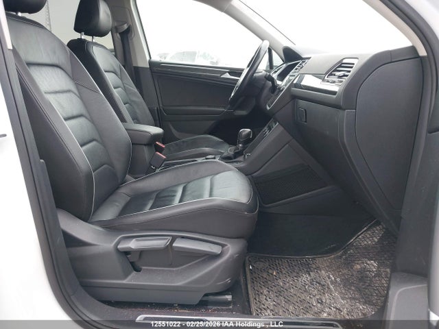 12551022 :رقم المزاد ، 3VV4B7AX1JM202040 vin ، 2018 Volkswagen Tiguan Sel Premium مزاد بيع