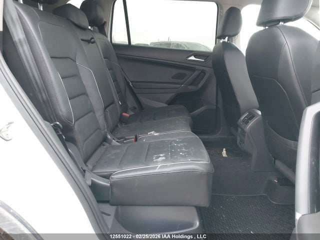 12551022 :رقم المزاد ، 3VV4B7AX1JM202040 vin ، 2018 Volkswagen Tiguan Sel Premium مزاد بيع