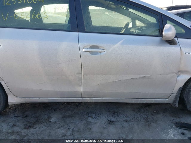 JTDZN3EU7FJ032663 Toyota PRIUS V