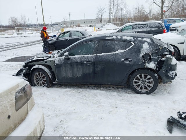 JM1BPAK75N1515789 Mazda Mazda3 Gx